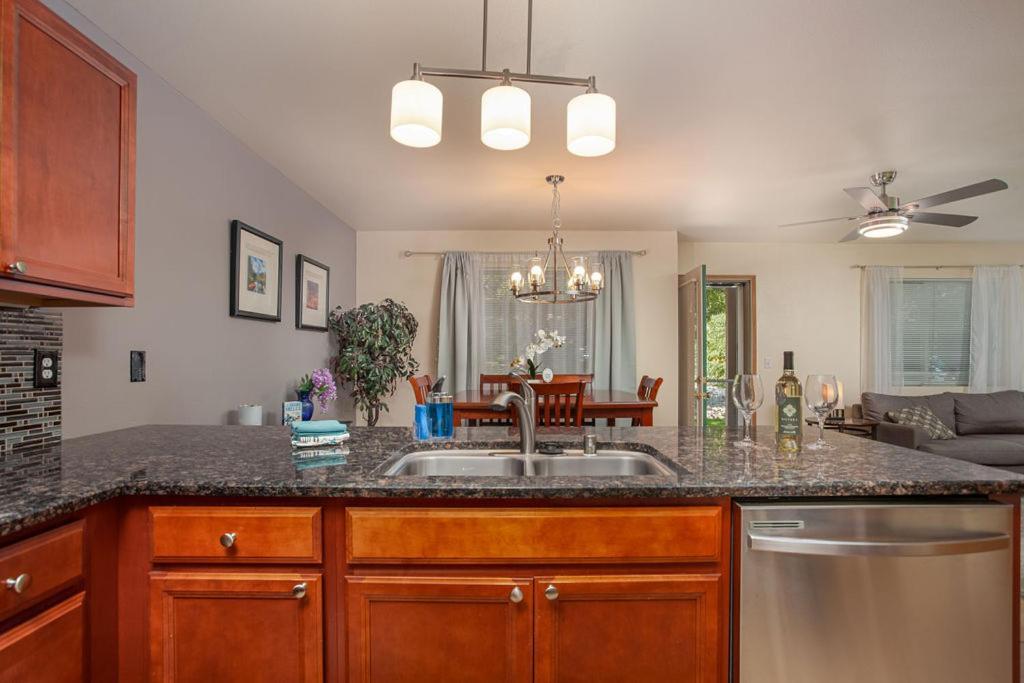 Appartement Walk To Downtown Leavenworth * Sleeps 6 + Pets * Ground Level Gem! Extérieur photo